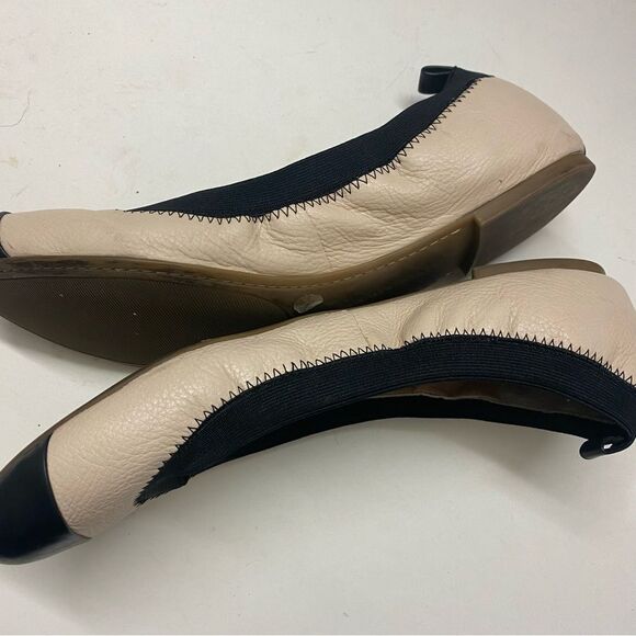 Banana Republic leather tan black cap toe classic Ballet Flats comfort shoes 9.5 - Picture 3 of 9